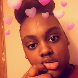 Meet your Posher, Alecia